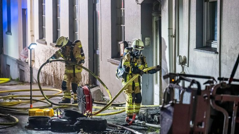 Lüdenscheid: Brand in Mehrfamilienhaus – Verdacht auf Brandstiftung