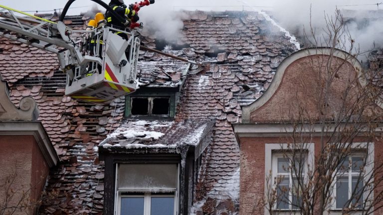 Feuer an Heiligabend: 15 Verletzte nach Brand in Seniorenwohnheim