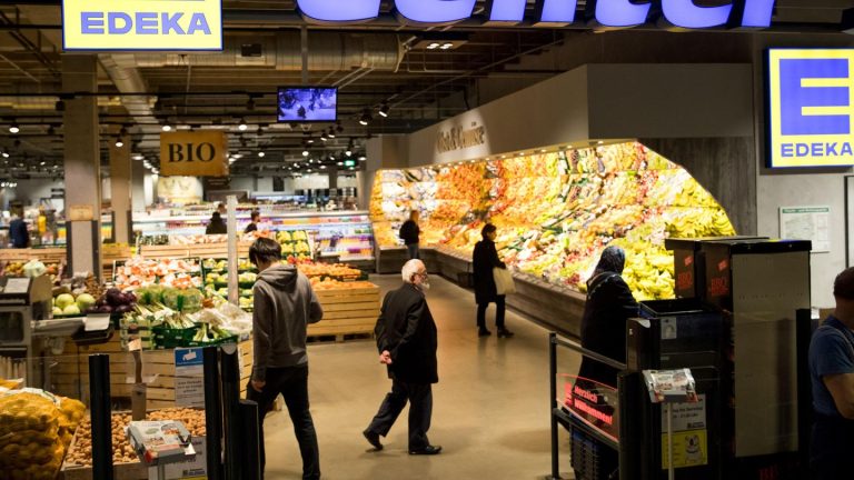 Rabattkarten: Edeka steigt bei Payback ein, Rewe steigt aus: Was ist besser für Kunden?