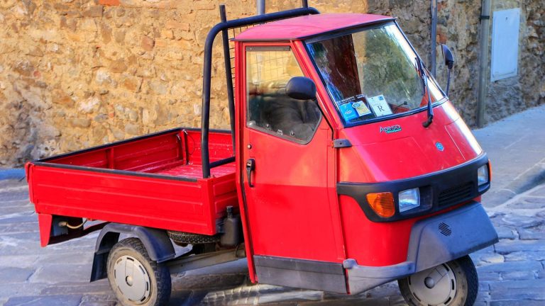 Piaggio Ape: Eine Legende verlässt Italien: Die „Biene“ fliegt nach Asien