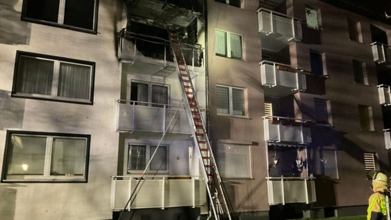 Keine Verletzten: Mehrfamilienhaus in Gladbeck wegen Wohnungsbrands geräumt