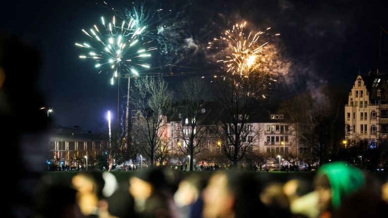 Jahreswechsel: Silvesternacht laut Polizei weitgehend friedlich