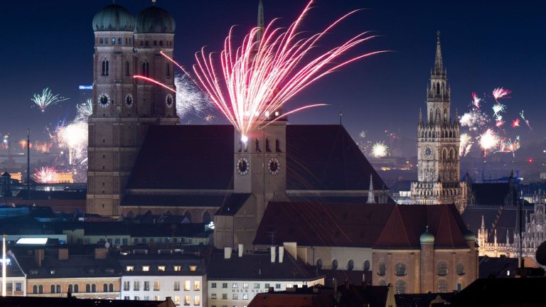 Silvester: Deutschland begrüßt 2025 – Tote und Verletzte durch Böller