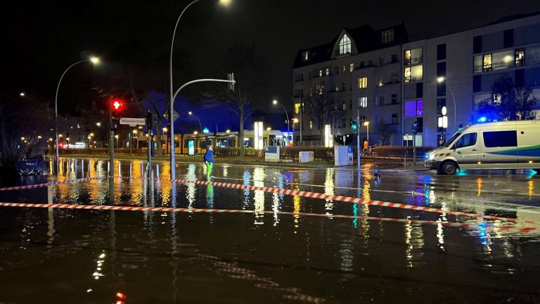 Trinkwasser: Nach Wasserrohrbruch: Schadensreparatur kann etwas dauern