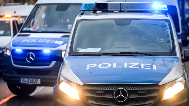 Kriminalität: Verfolgung auf Autobahn – Polizei nimmt 20-Jährigen fest