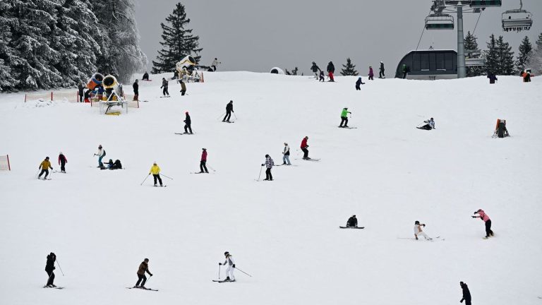 Wintersport: Schnee und Frost bringen Skifreude in Hessen