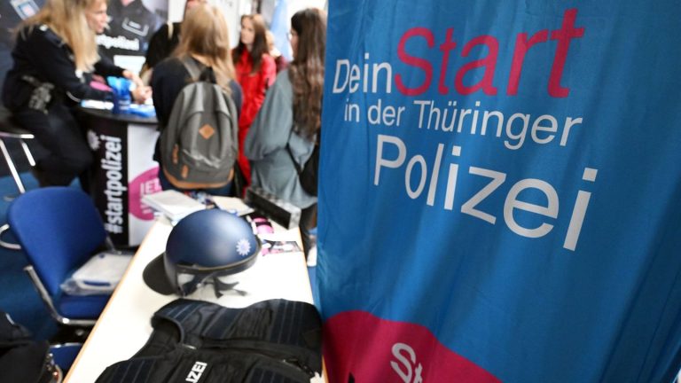 Polizeiberuf: Linke will Sonderzuschlag für angehende Polizisten